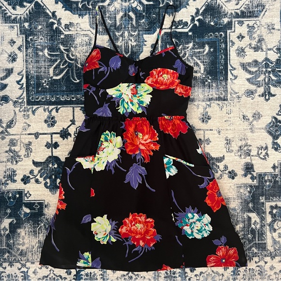 American Eagle Outfitters Dresses & Skirts - American Eagle Black Floral Corset Dress - XS